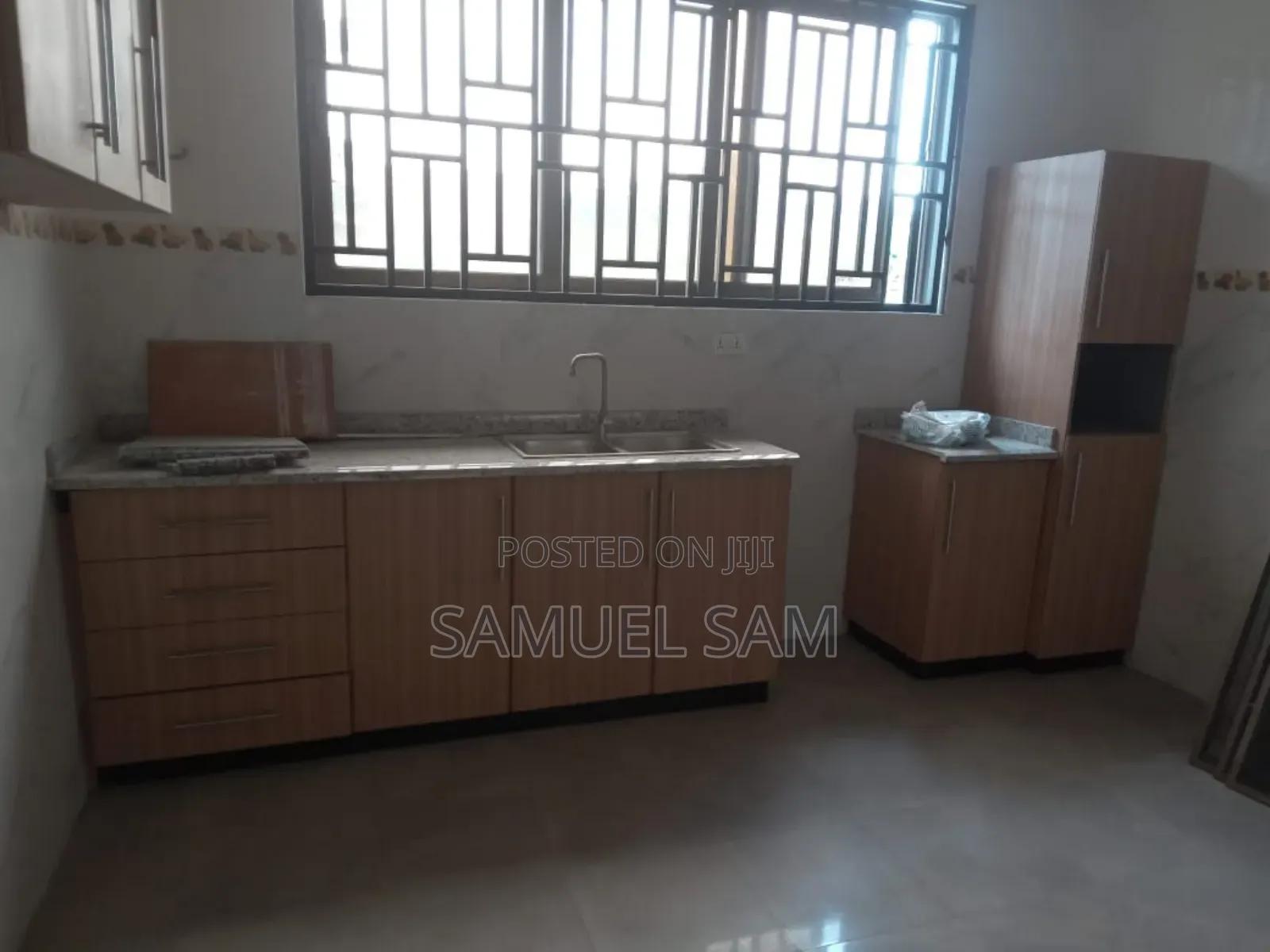 6bdrm House in Tema Communities 11 for rent