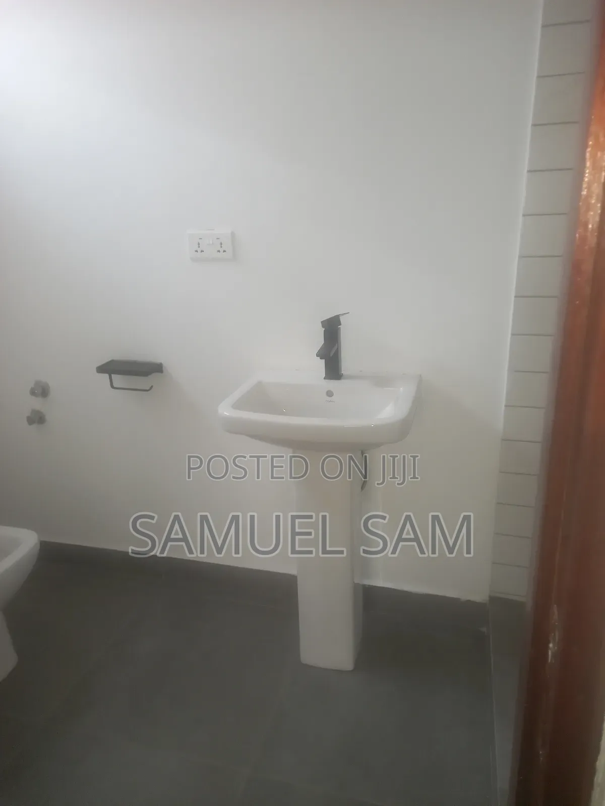 2bdrm Apartment in Tema Com.11 for rent