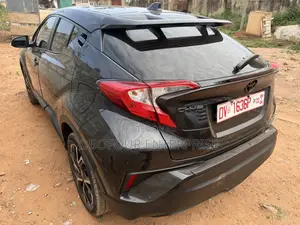 Toyota C-HR XLE 2021 Black