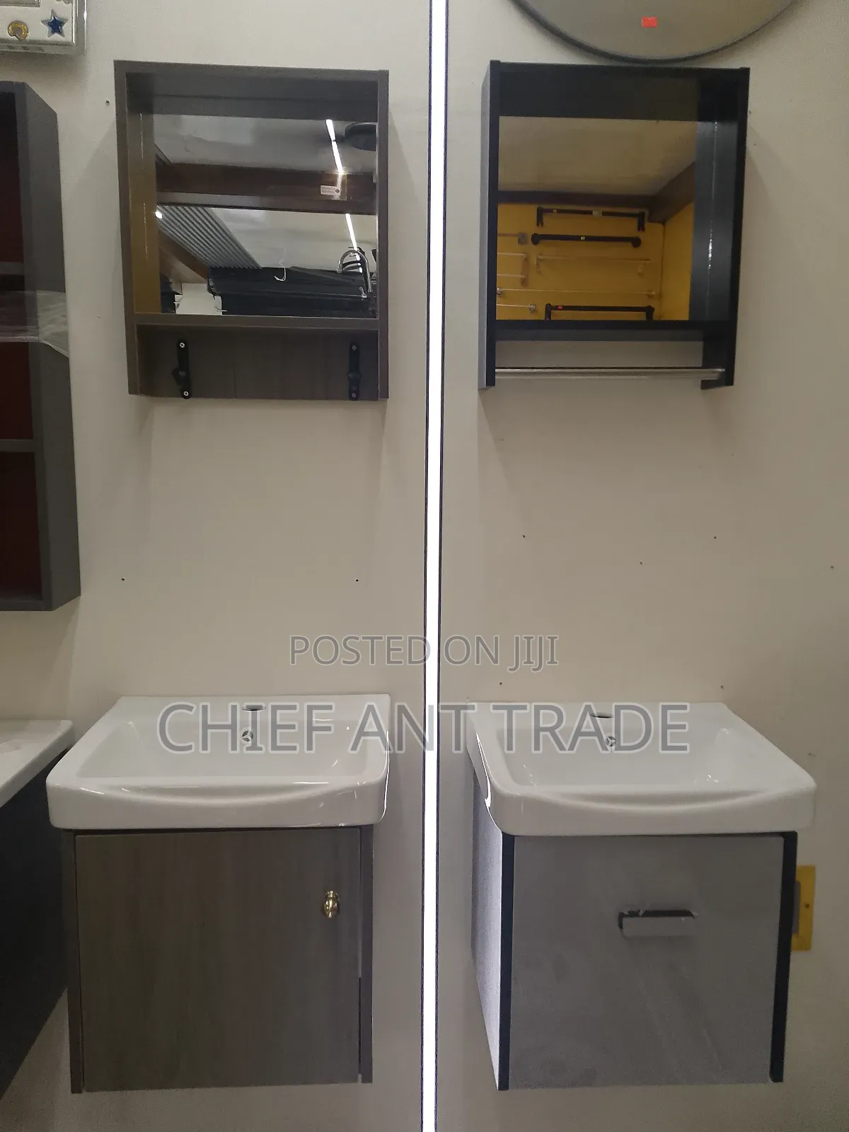 Small Cabinet Basin With Mirror 43