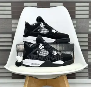 Jordan 4 Retro Sneakers