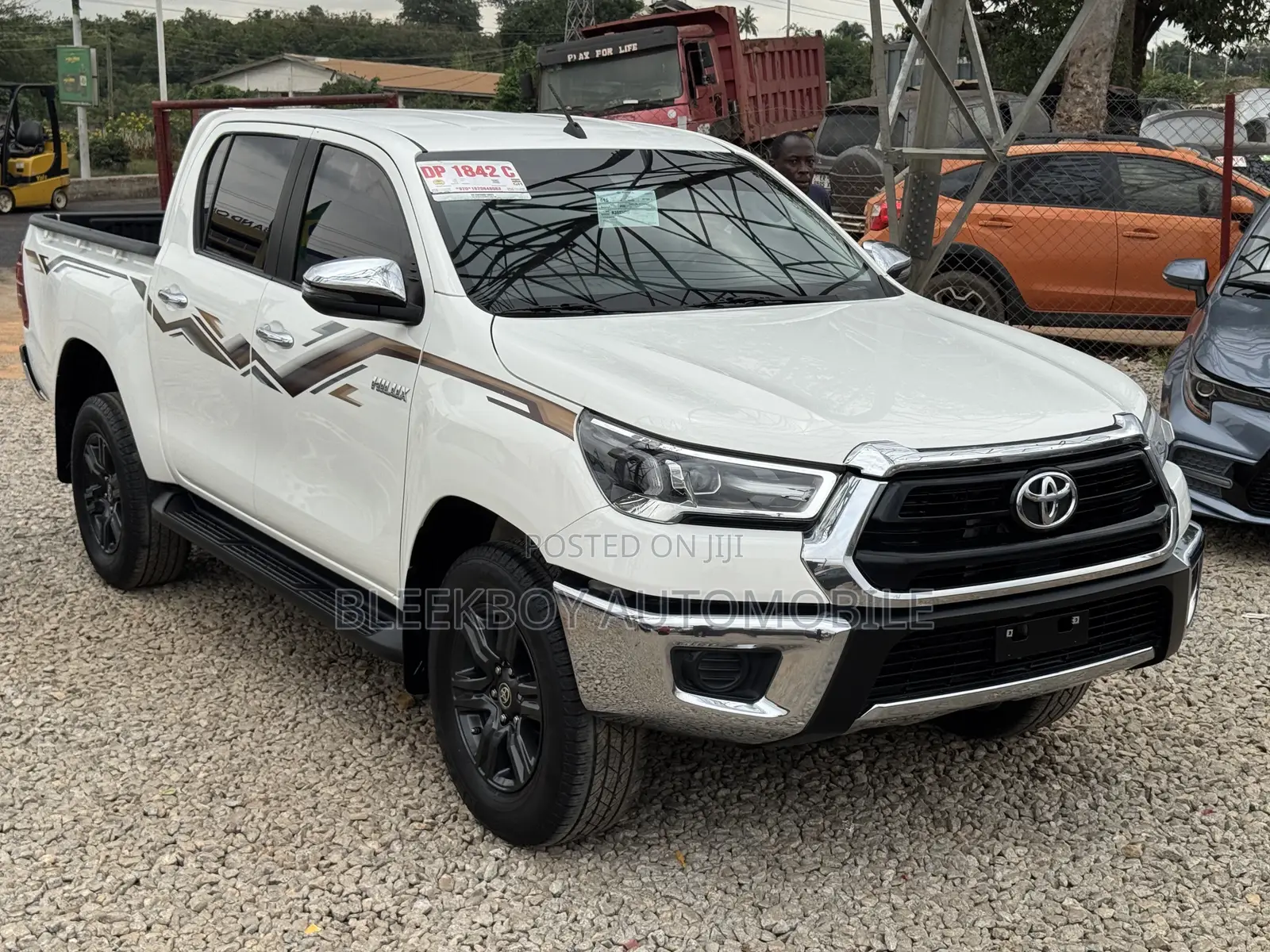 Toyota Hilux 2024 White