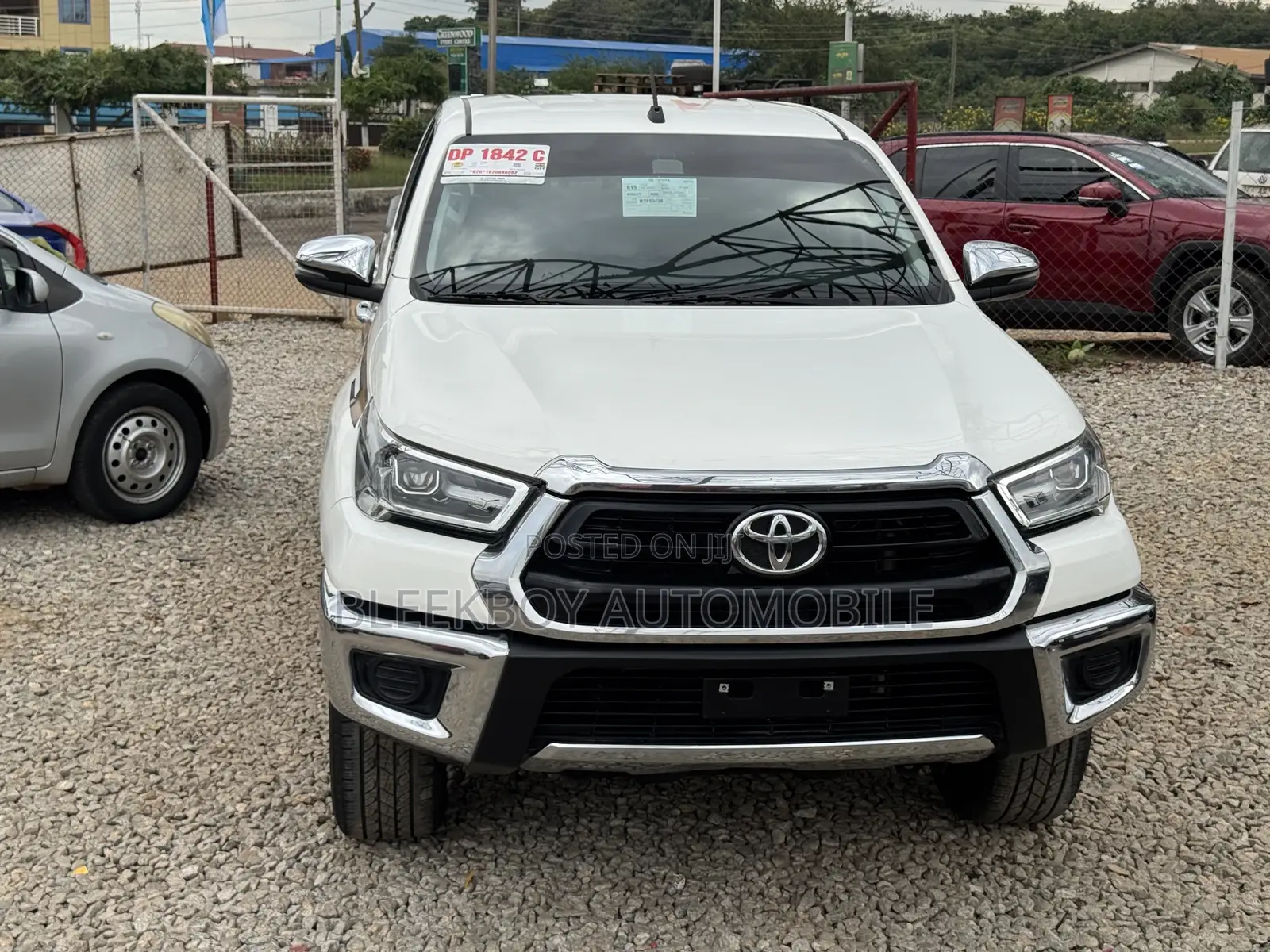 Toyota Hilux 2024 White