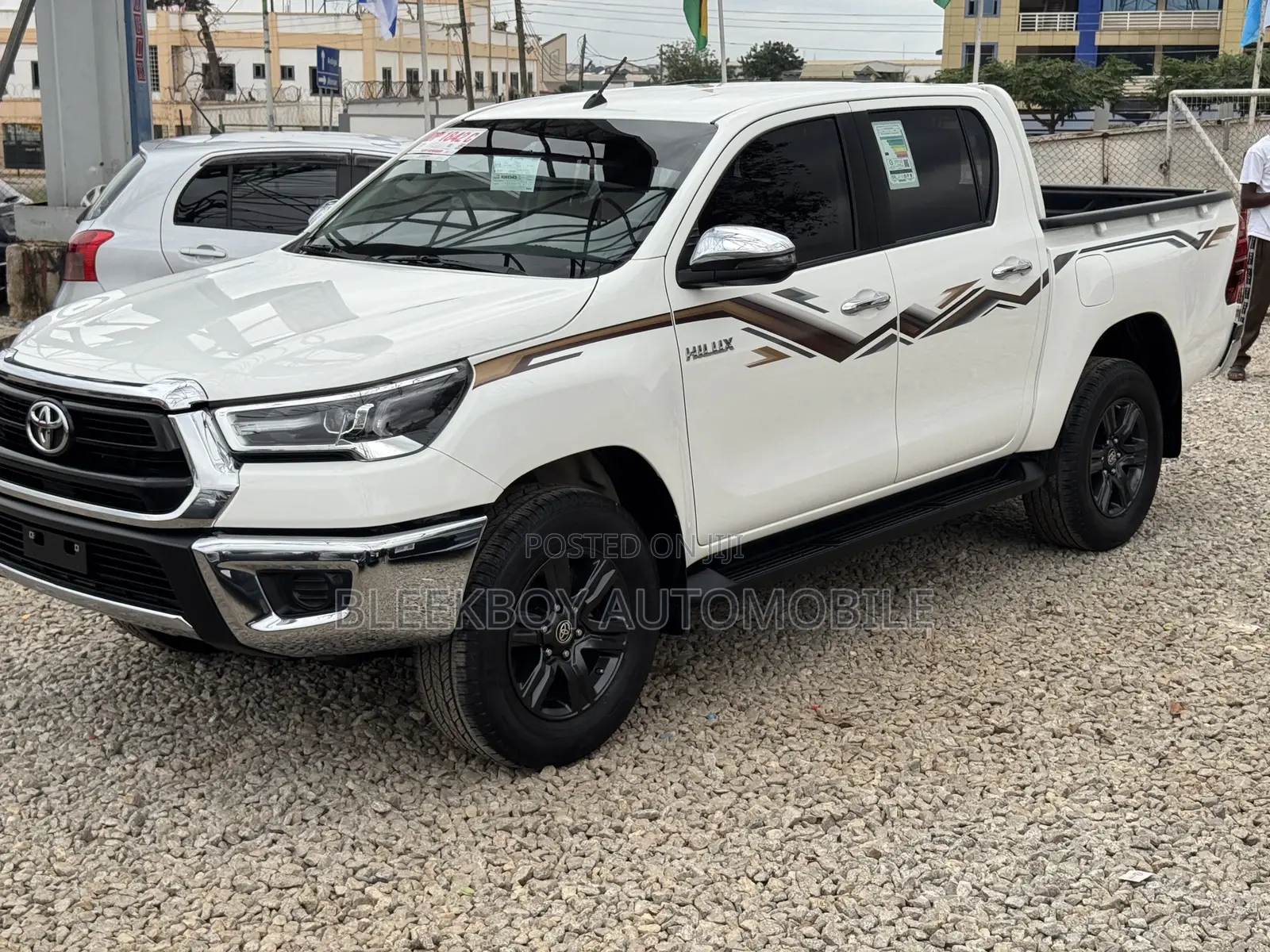 Toyota Hilux 2024 White