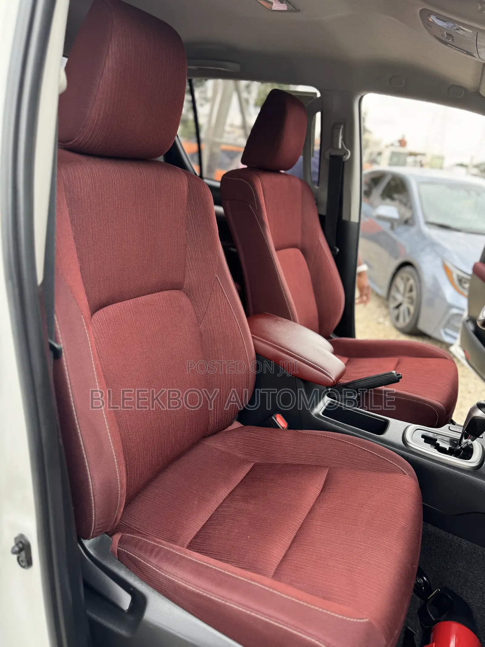 Toyota Hilux 2024 White
