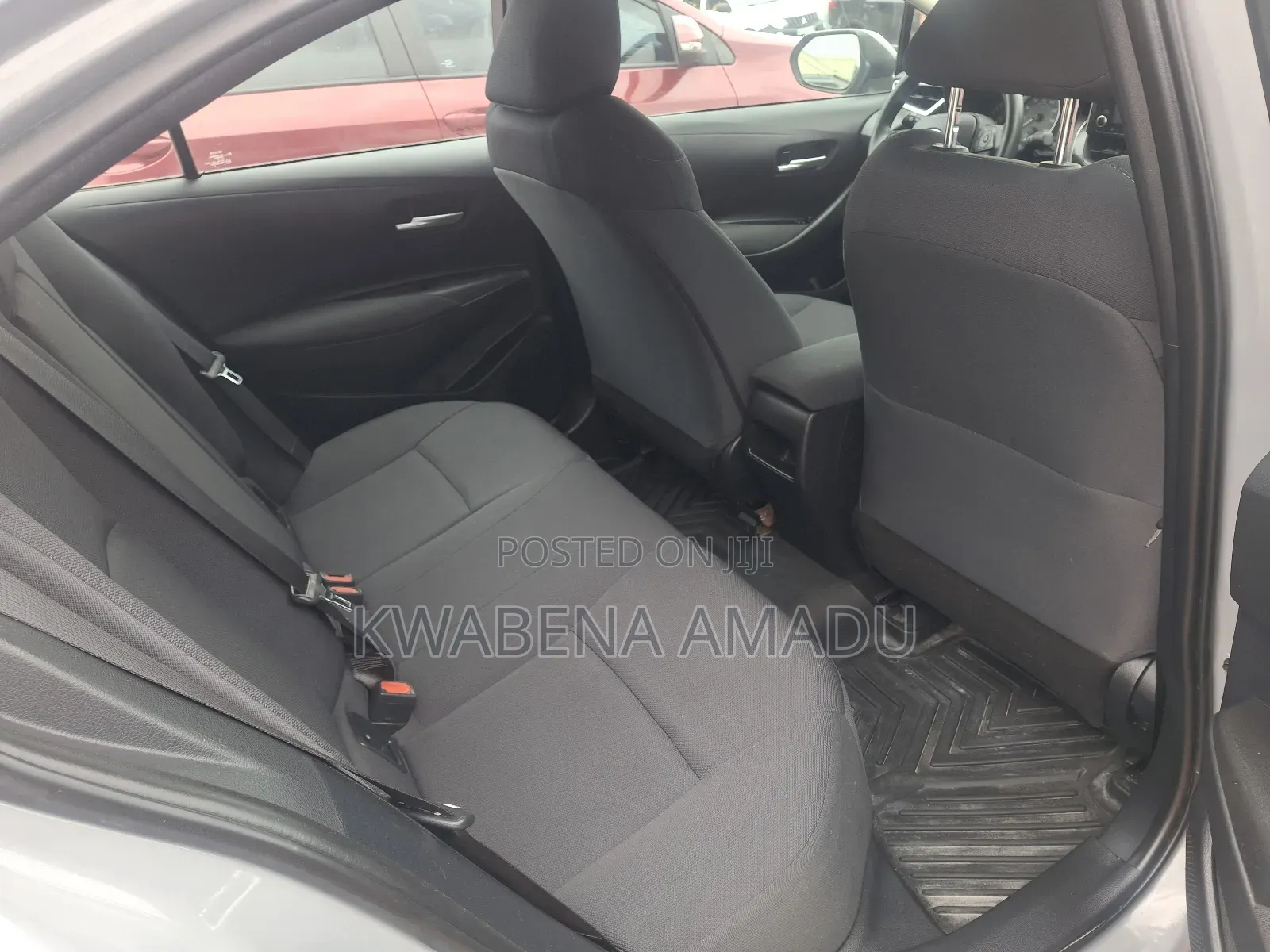 Toyota Corolla LE 2021 Silver