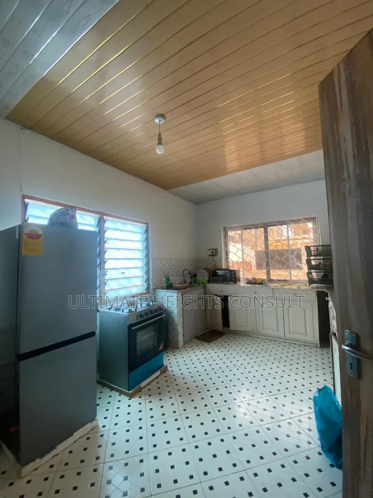 15 Bedrooms House for Sale at Kwashieman