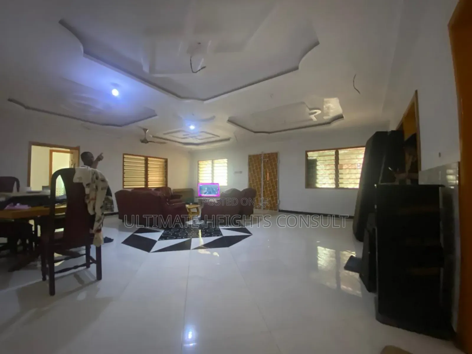 15 Bedrooms House for Sale at Kwashieman