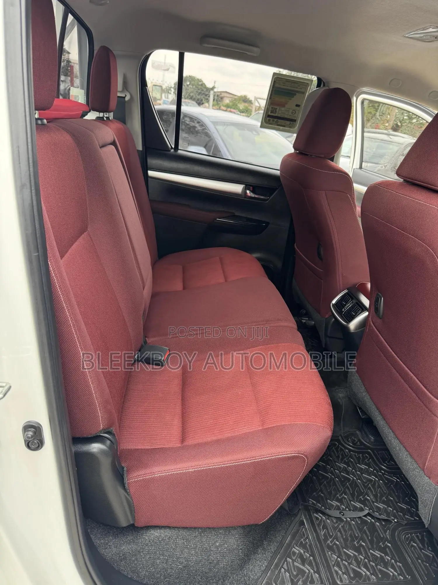 Toyota Hilux 2024 White