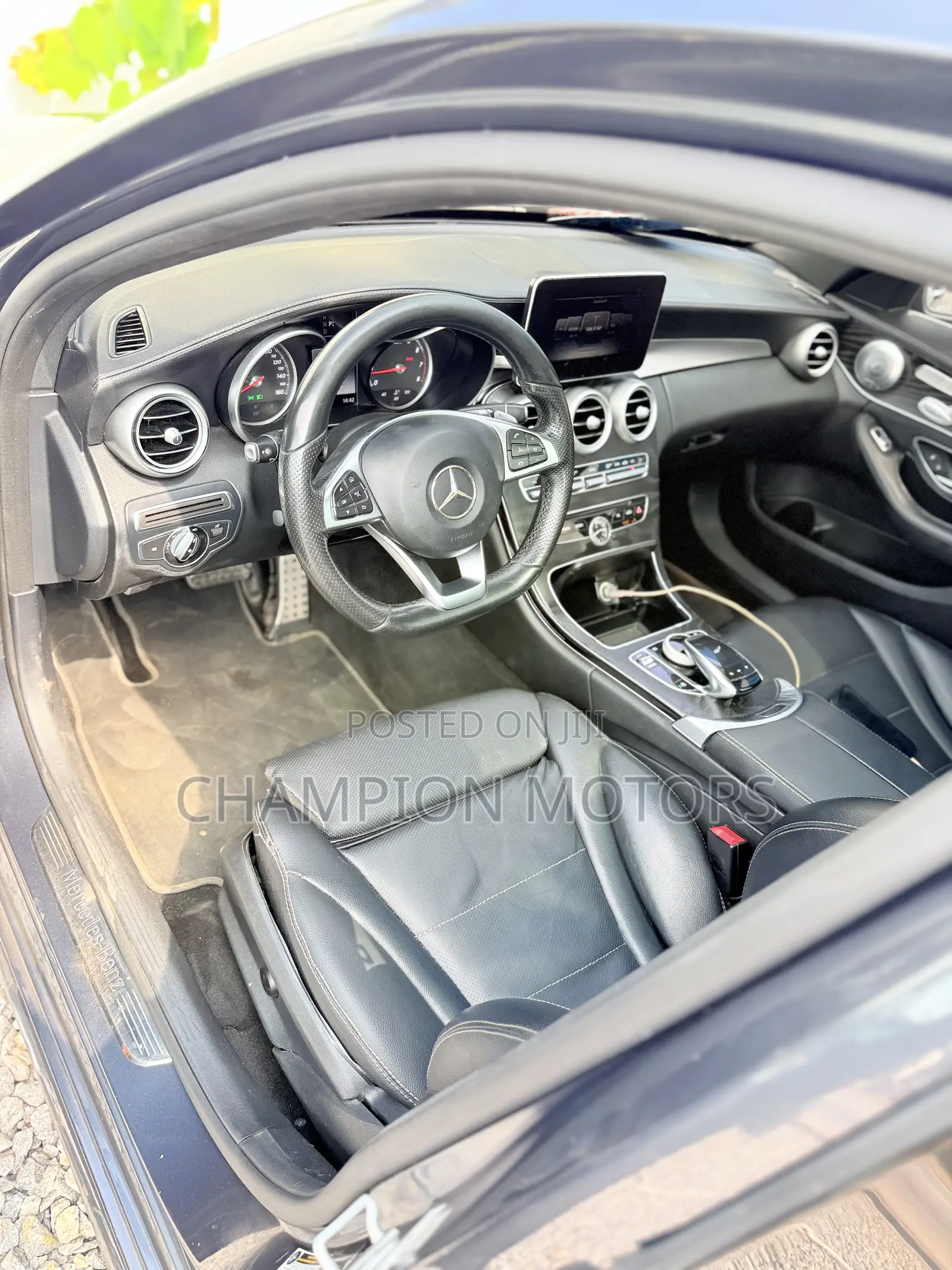 Mercedes-Benz C300 2016 Black