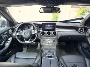 Mercedes-Benz C300 2016 Black