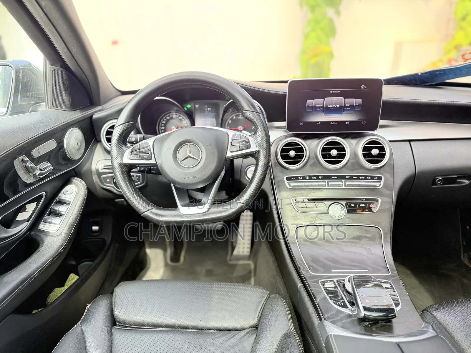 Mercedes-Benz C300 2016 Black