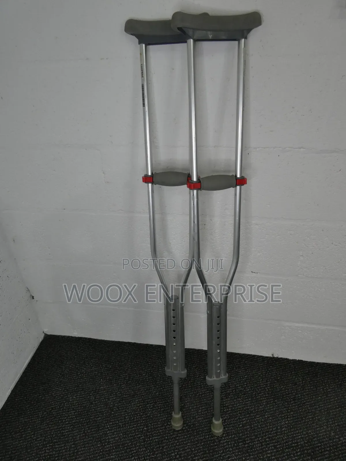Underarm Crutches