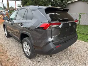 Toyota RAV4 Limited 2022 Gray