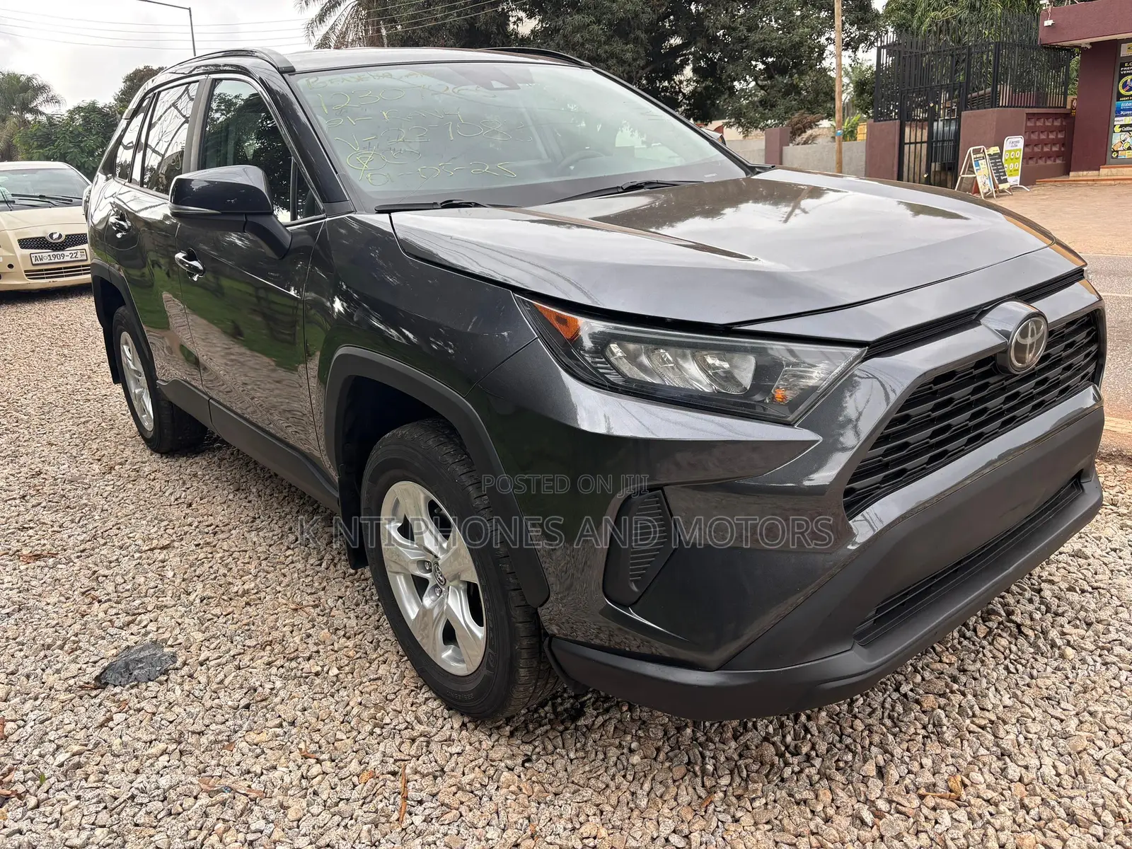 Toyota RAV4 Limited 2022 Gray