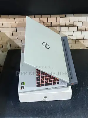 Laptop Dell G15 5535 16GB AMD Ryzen 7 SSD 512GB