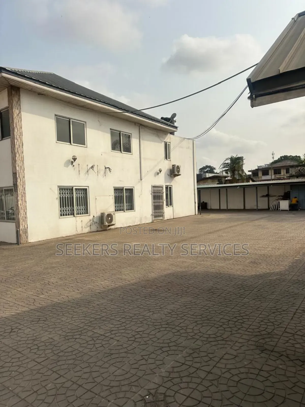 Office Space or Showroom for Rent at Ringroad