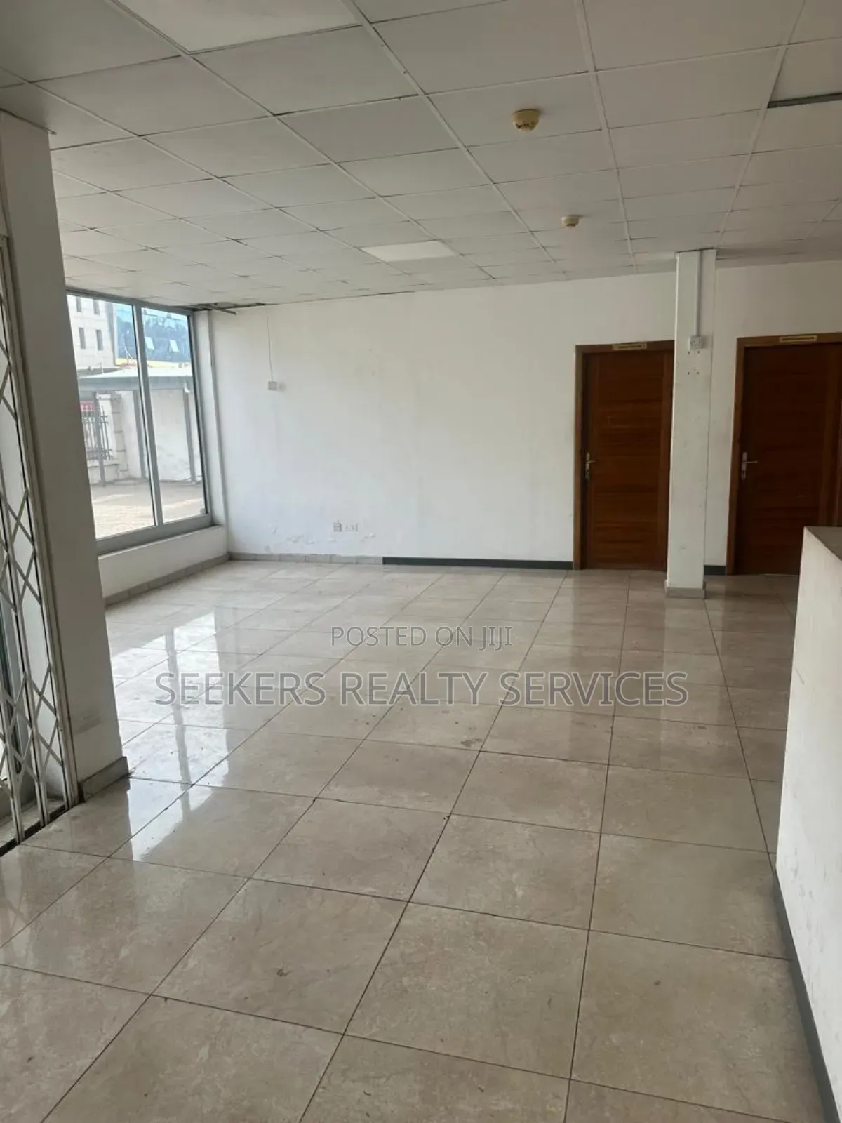 Office Space or Showroom for Rent at Ringroad