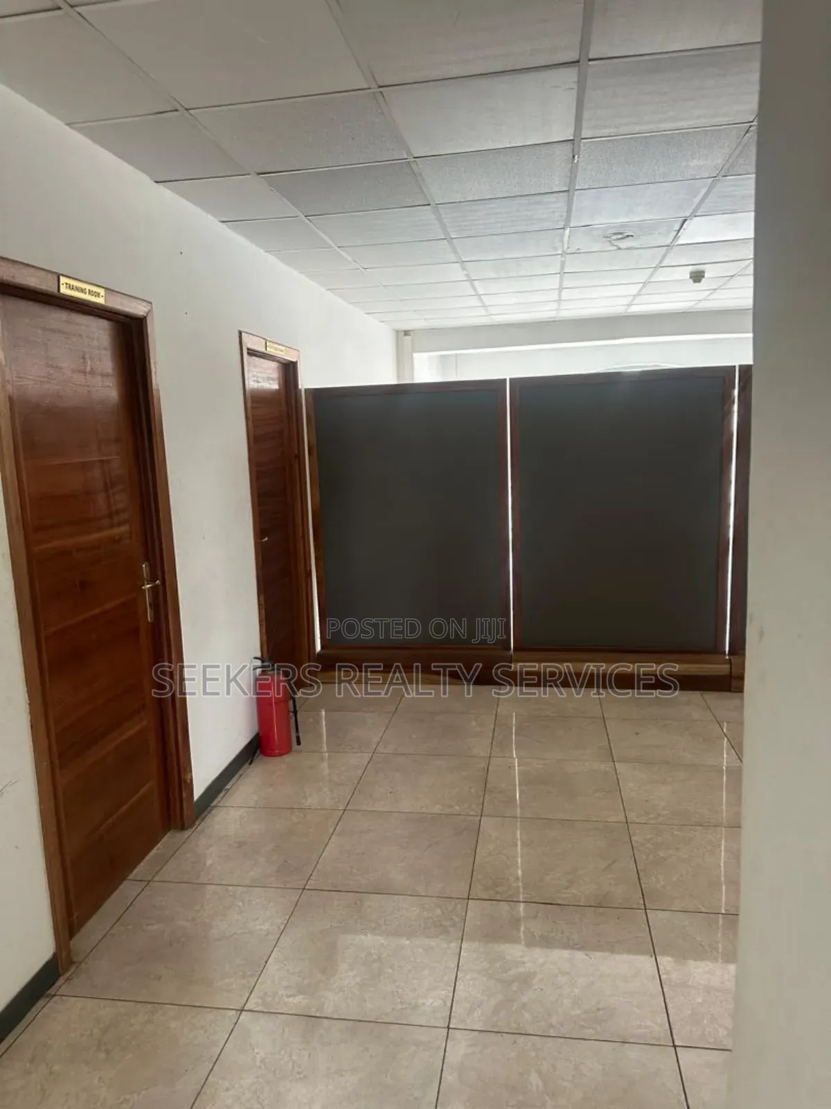 Office Space or Showroom for Rent at Ringroad