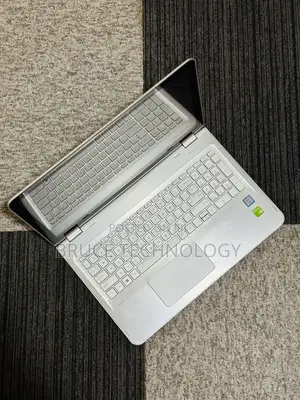 Laptop HP Envy x360 8GB Intel Core i5 SSD 256GB