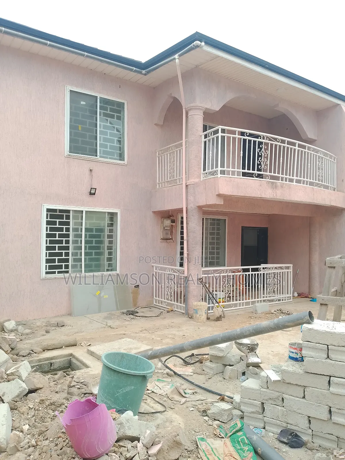 5bdrm House in Community 18 Area, Spintex for rent