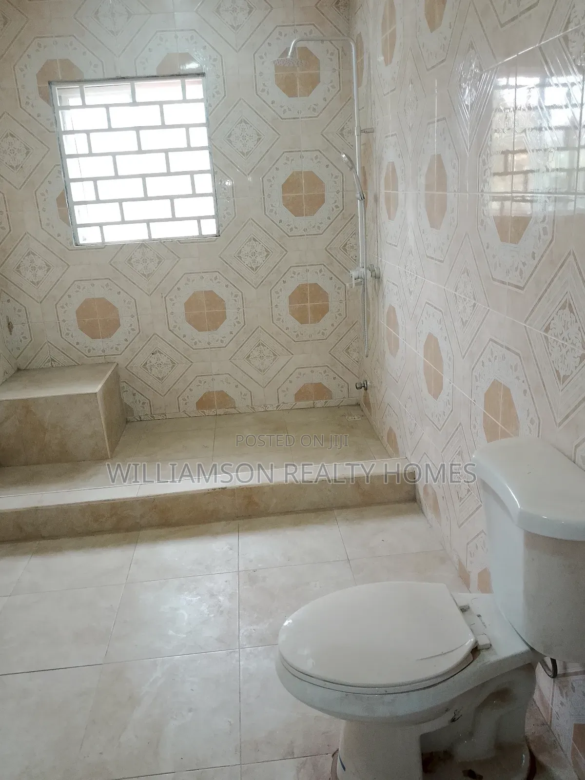 5bdrm House in Community 18 Area, Spintex for rent