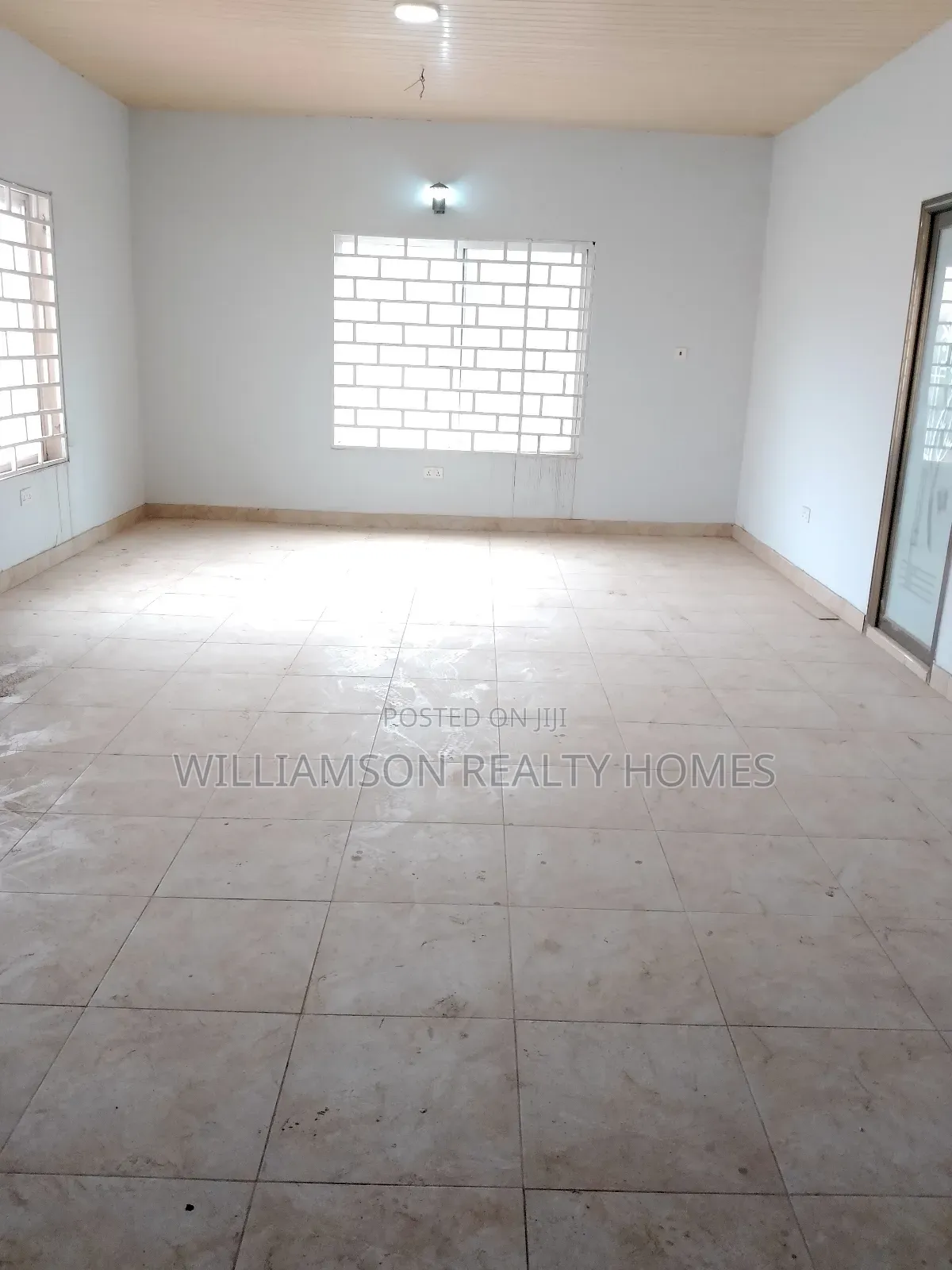 5bdrm House in Community 18 Area, Spintex for rent