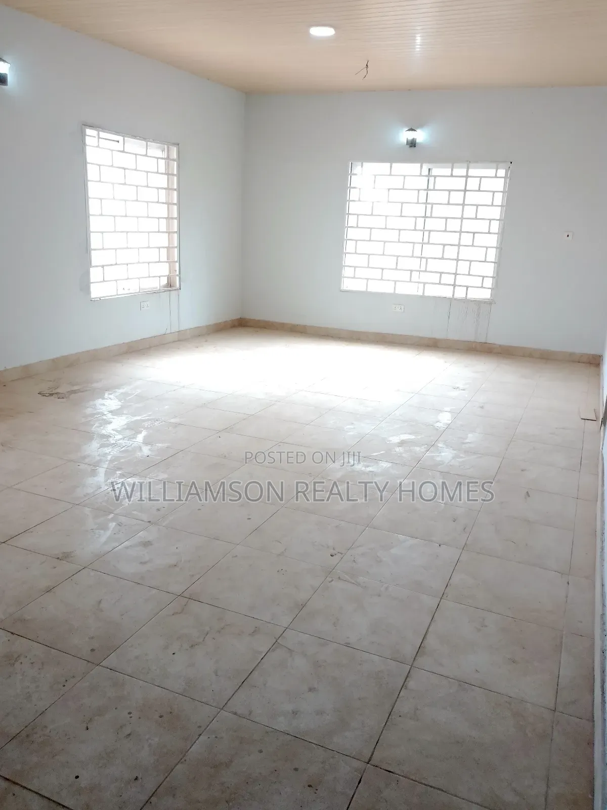 5bdrm House in Community 18 Area, Spintex for rent
