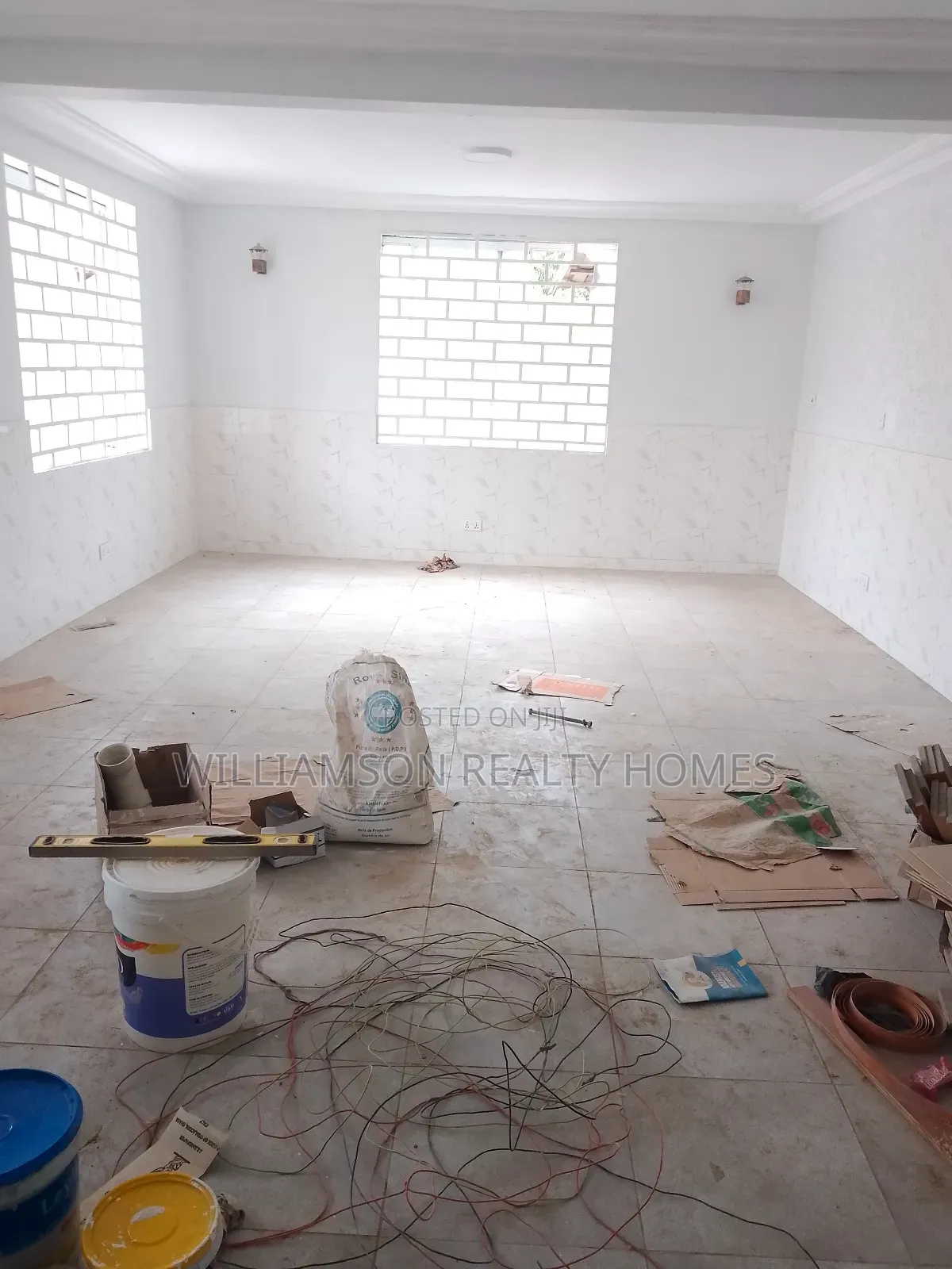 5bdrm House in Community 18 Area, Spintex for rent