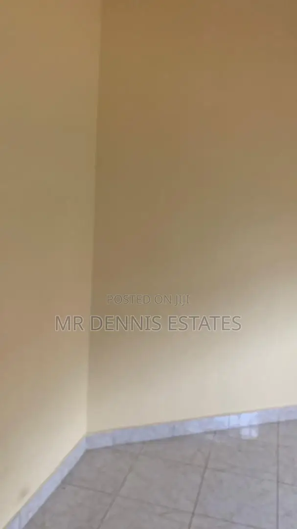 5bdrm Apartment in Tuba, Toll Booth for rent