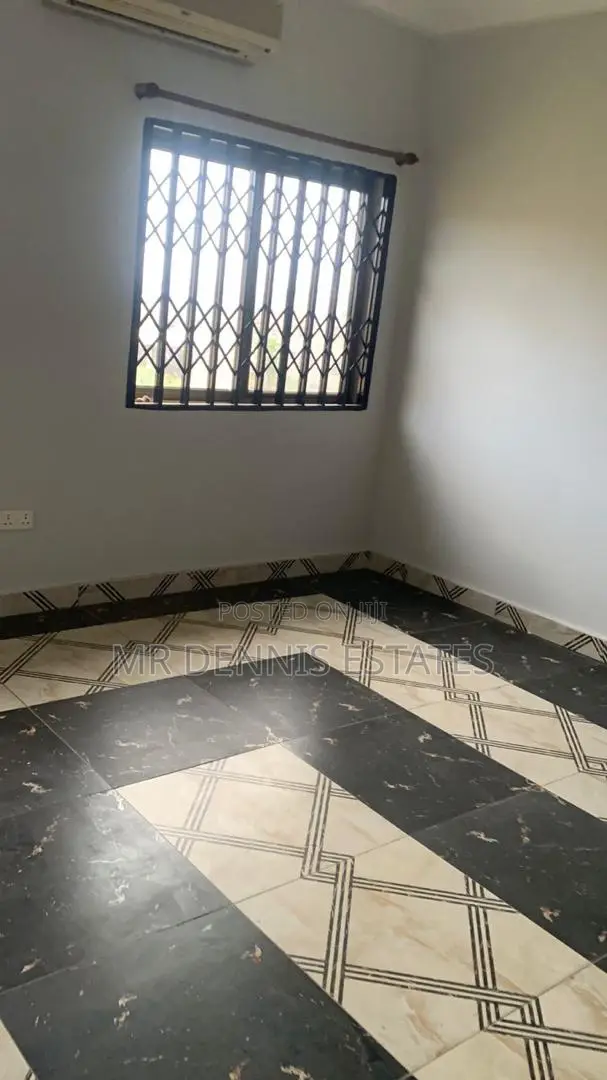 5bdrm Apartment in Tuba, Toll Booth for rent