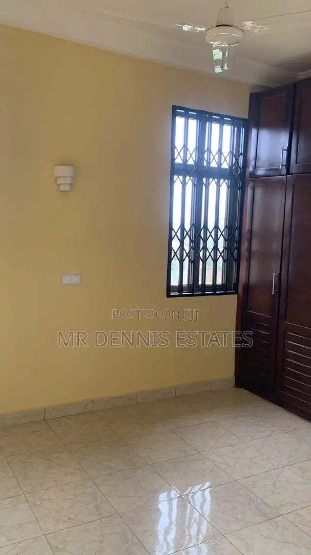 5bdrm Apartment in Tuba, Toll Booth for rent