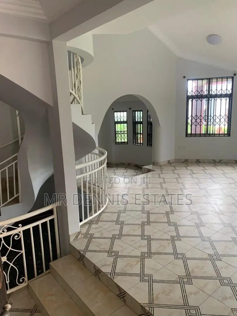 5bdrm Apartment in Tuba, Toll Booth for rent