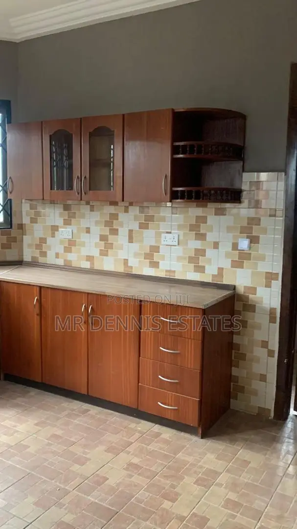 5bdrm Apartment in Tuba, Toll Booth for rent
