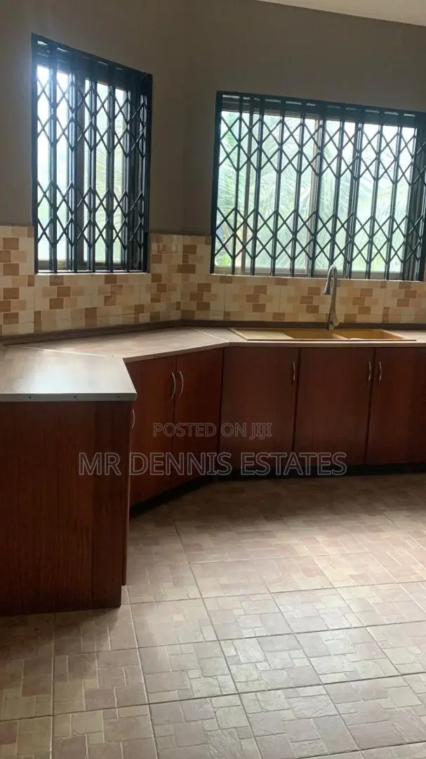 5bdrm Apartment in Tuba, Toll Booth for rent