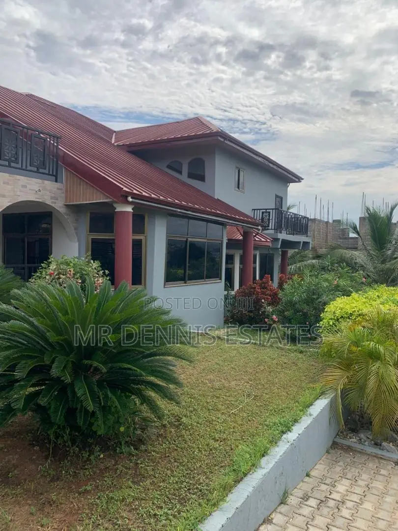 5bdrm Apartment in Tuba, Toll Booth for rent