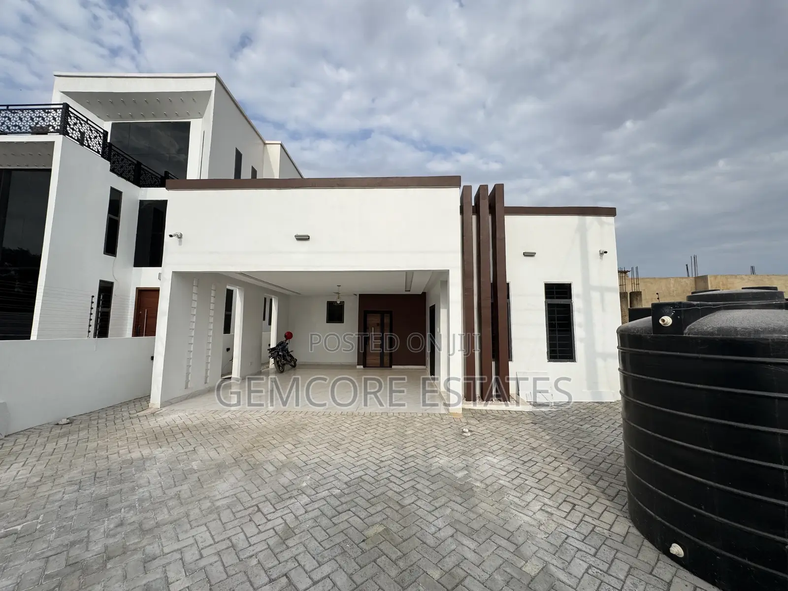 4bdrm House in East Legon Hills, Ashaley Botwe for sale
