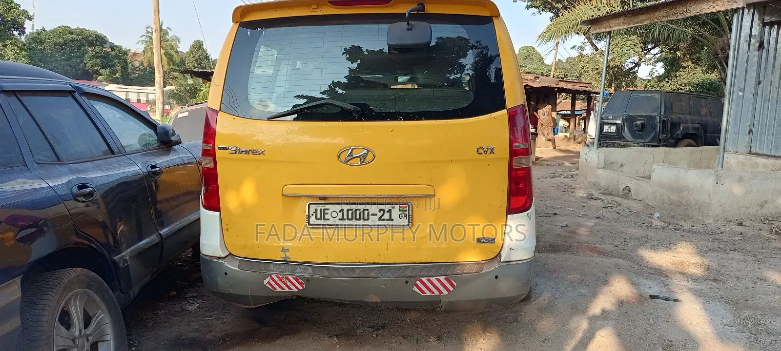Hyundai Starex 2012 Yellow