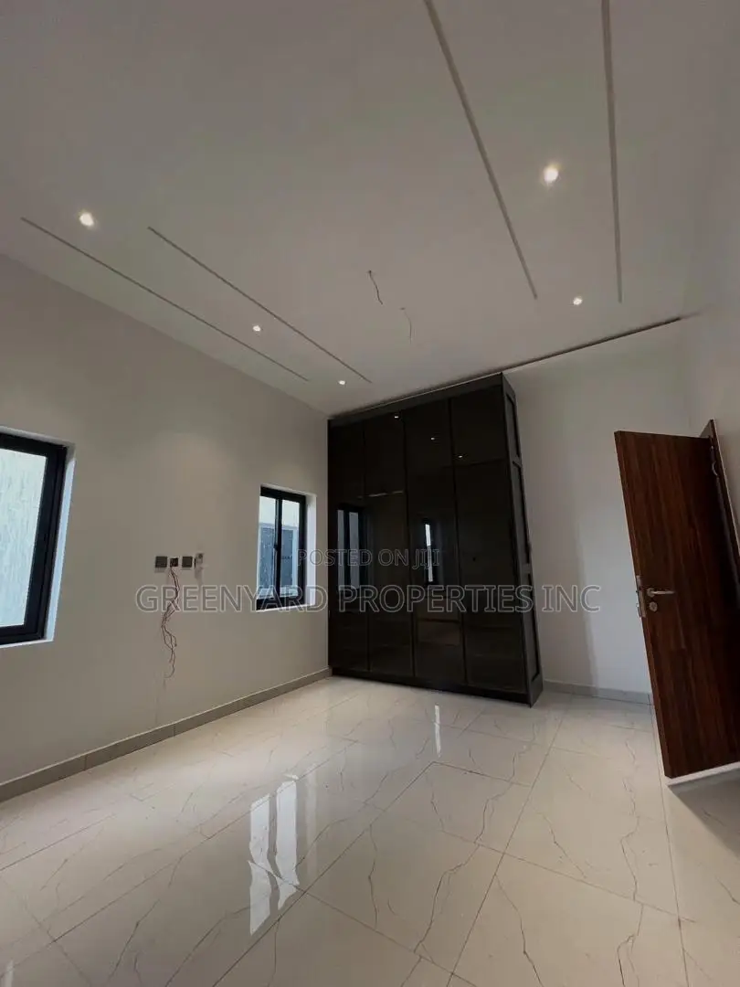 4bdrm Duplex in Ogbojo, East Legon for sale