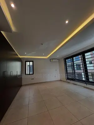 4bdrm Townhouse / Terrace in Lagos Avenue, East Legon for rent