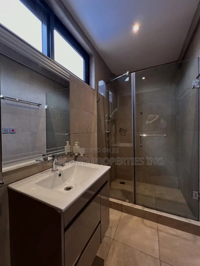 4bdrm Townhouse / Terrace in Lagos Avenue, East Legon for rent