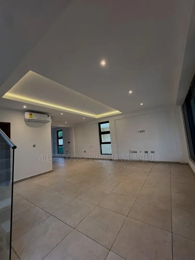 4bdrm Townhouse / Terrace in Lagos Avenue, East Legon for rent