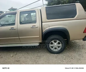 Isuzu I-Series 2008 Brown