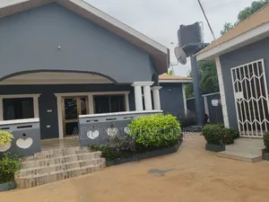 7bdrm House in Atonsu  Feyiase, Kumasi Metropolitan for sale