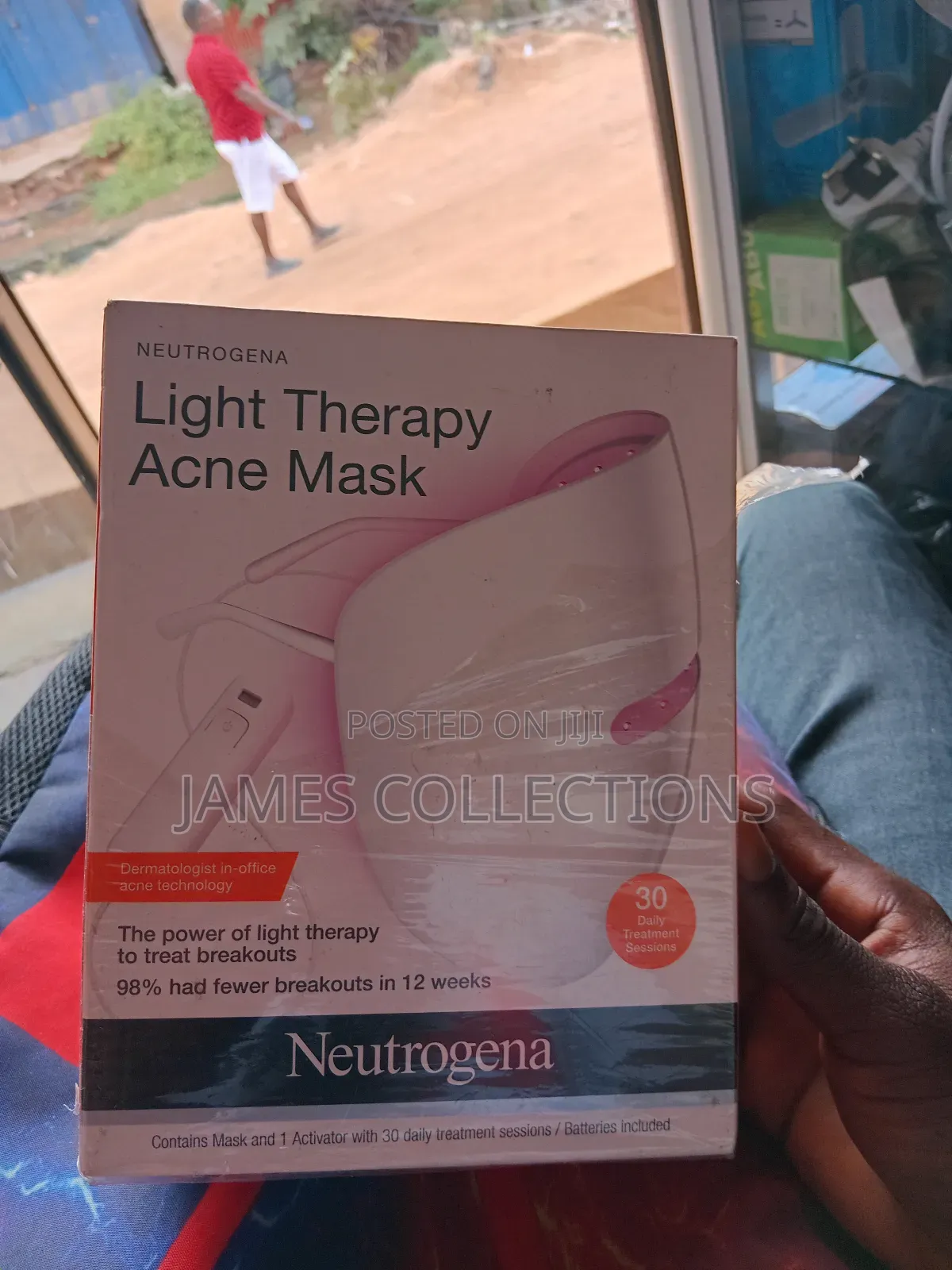 Neutrogena Light Therapy Acne Treatment Face Mask,