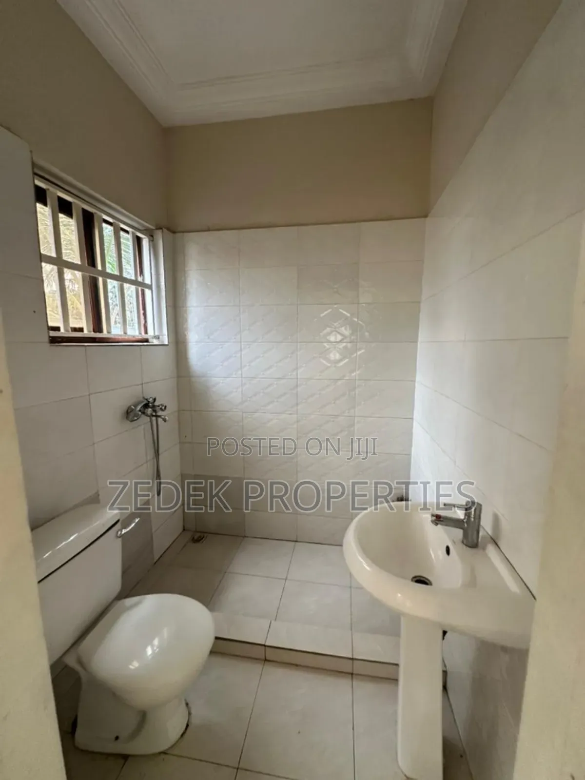 2bdrm Apartment in Kwabenya Acp, Ashomang Estate for rent