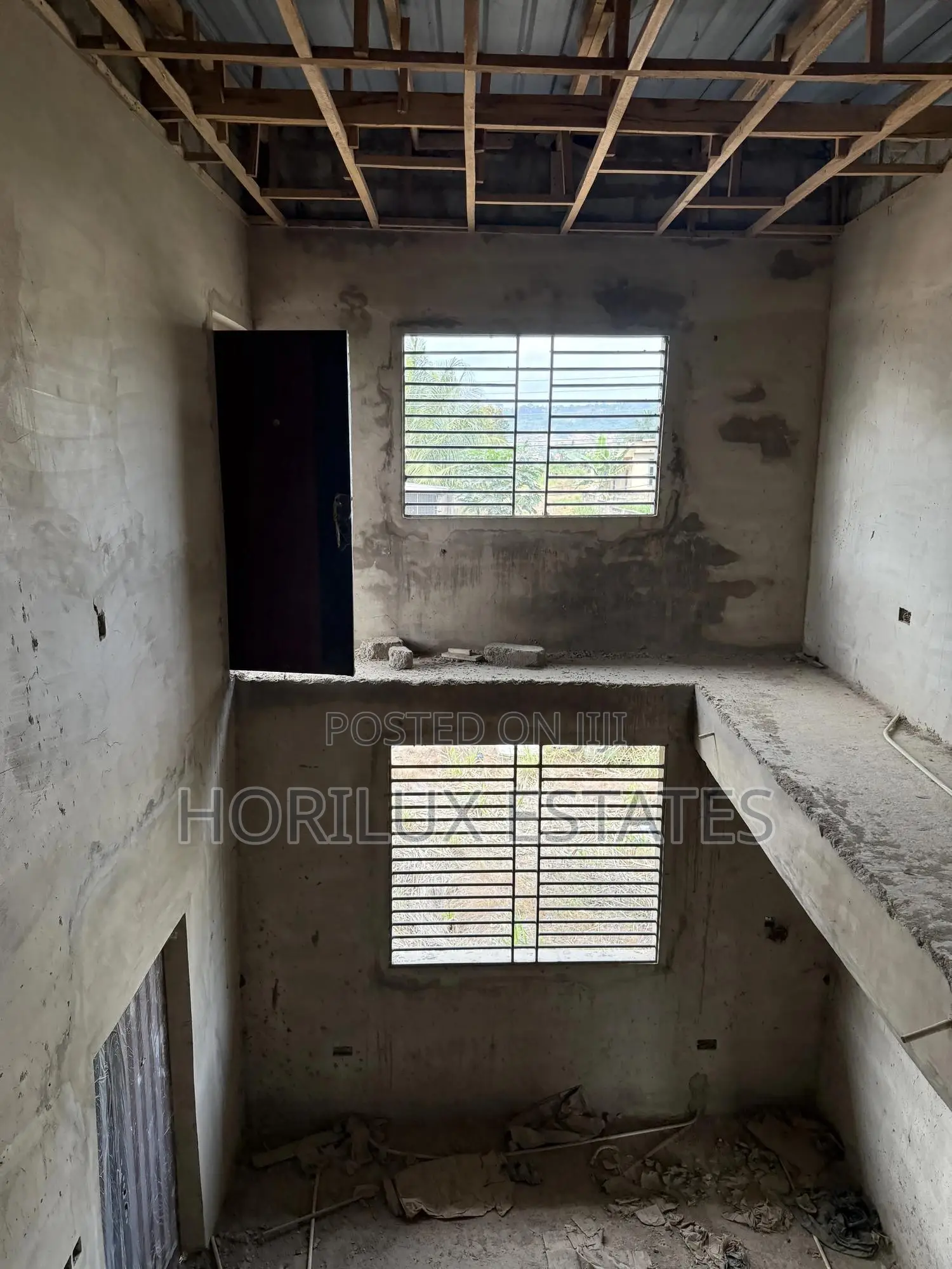 4bdrm Duplex in Amasaman Dobro for sale