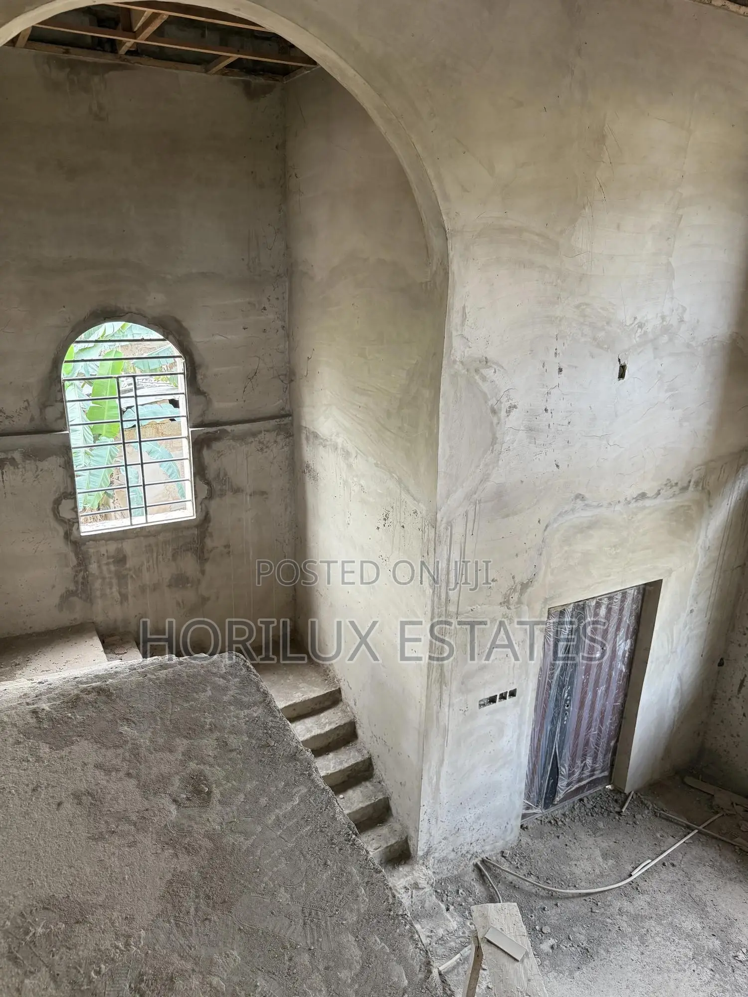 4bdrm Duplex in Amasaman Dobro for sale