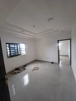 1bdrm Apartment in Community 23, Tema Metropolitan for rent
