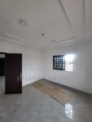 1bdrm Apartment in Community 23, Tema Metropolitan for rent